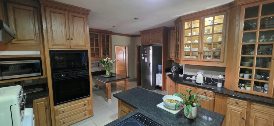 To Let 4 Bedroom Property for Rent in Grimbeeck Park North West
